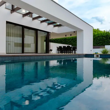 Glam Wellness & Retreat Apartament *